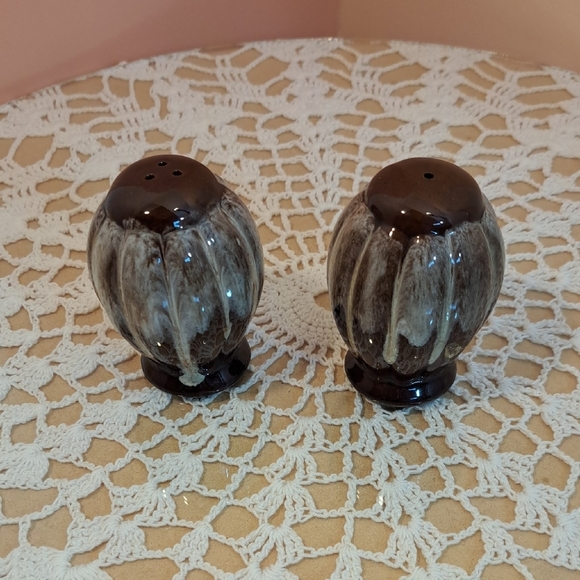 🤎3 for $15🤎Vintage Brown Dining Salt And Pepper Shakers - Picture 1 of 4